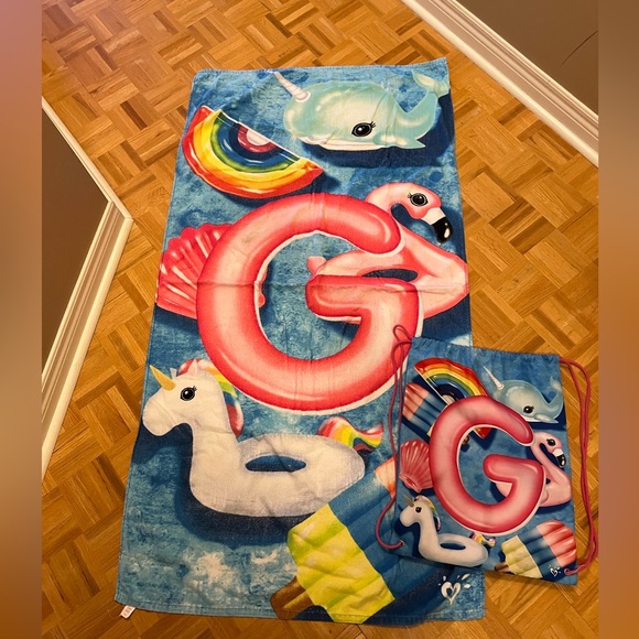 Letter G towel with matching carry bag - Picture 5 of 5